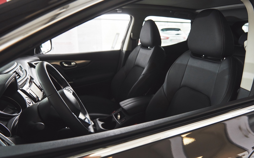 luxury-car-interior-min.jpg